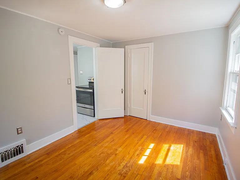 9 Spring Ave — Photo 14