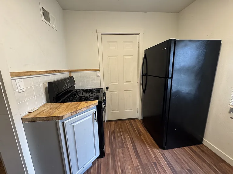 813 3rd Ave #2R — Photo 3