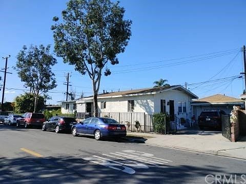 5th image of 7517 Purdy Ave