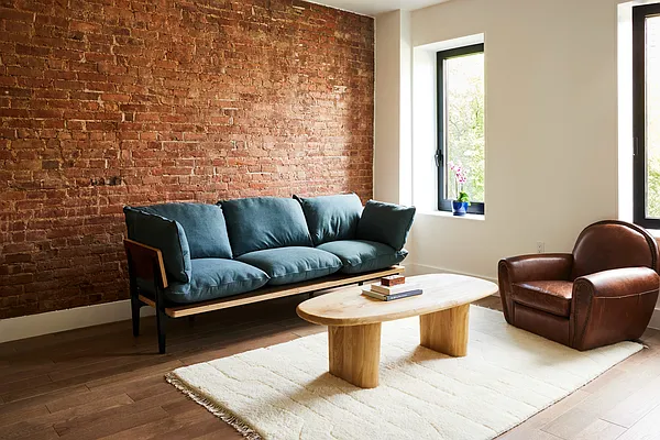 Rented by Chase Global Realty Corp | media 9