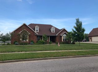 965 E Count Fleet Cir, Danville, KY 40422