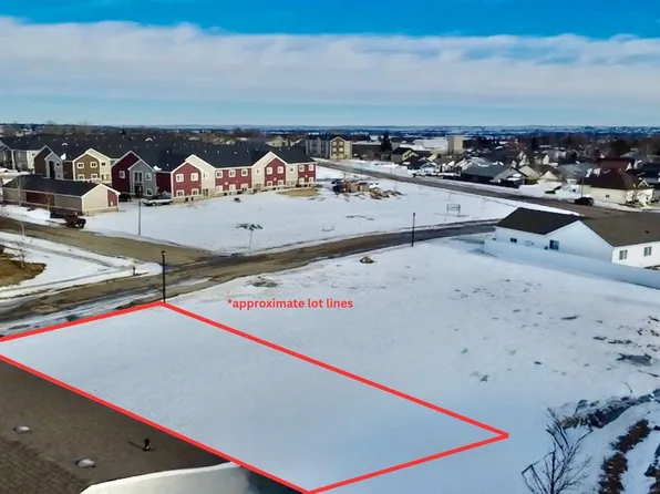 2405 24th St W, Williston, ND 58801