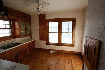 2nd image of 1107 Madison St