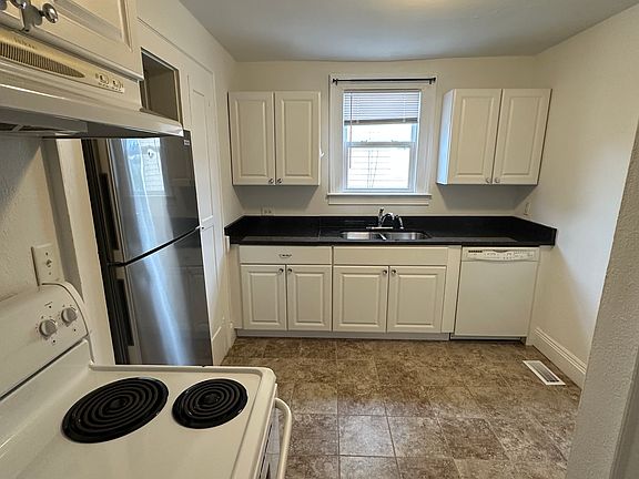 5th image of 316 22nd St APT A