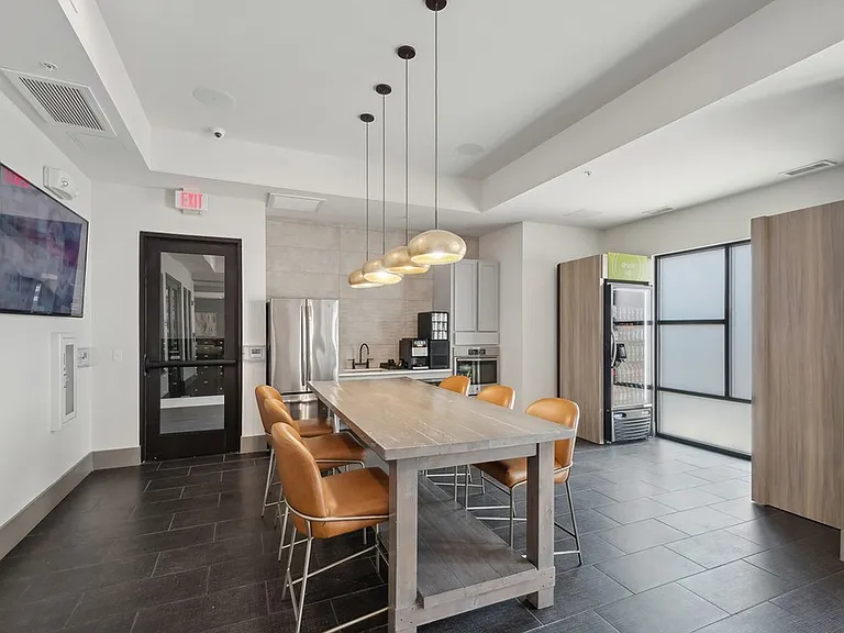 Arrive Brentwood I & II — Photo 40