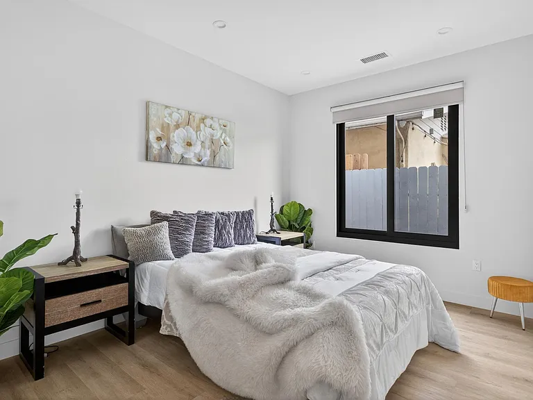 24676 Woodward Ave #C — Photo 18