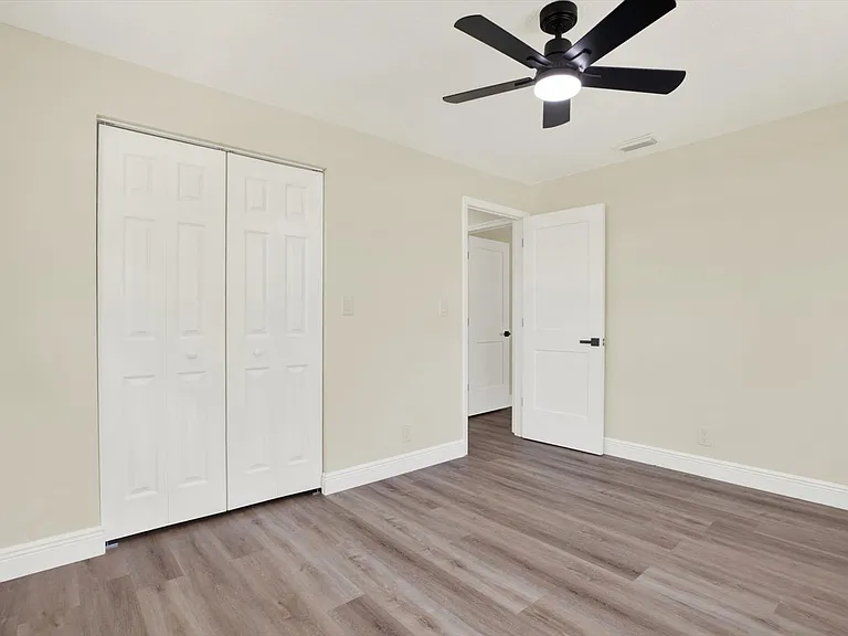 6220 Pershing St NE — Photo 9