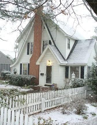 First snow in 10 years