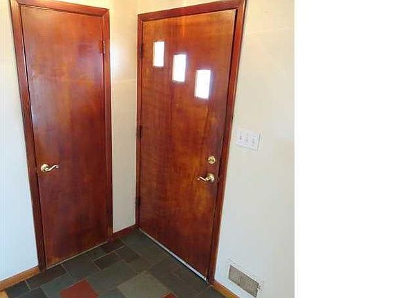 3rd image of 120 N Ellwood Ave