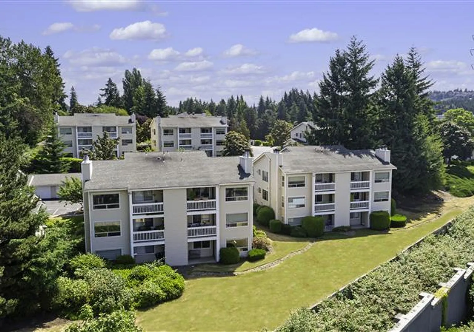The View at Woodridge — Photo 2