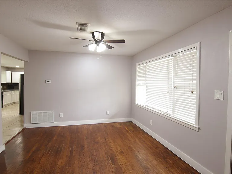7941 Longridge Dr — Photo 2