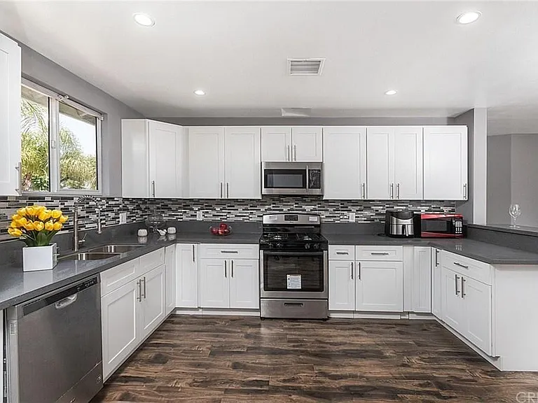 9011 Vena Ave — Photo 15