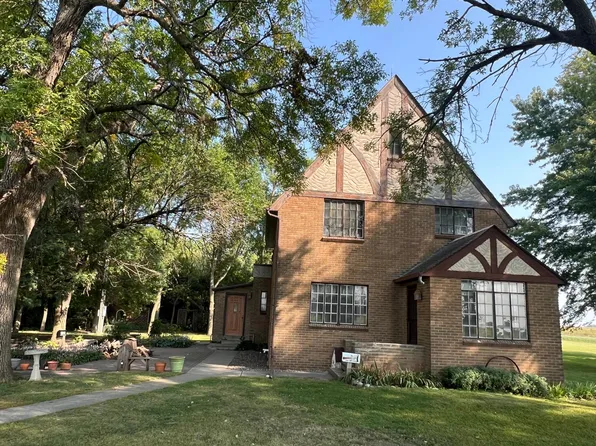 77283 350th St, Olivia, MN 56277