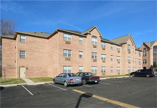 3rd image of 831 Acorn Grove Dr