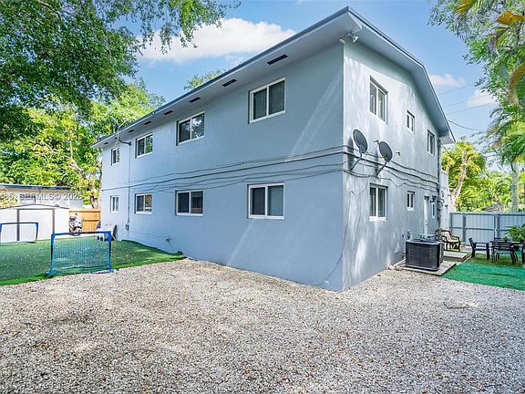 5th image of 661 NE 61st St