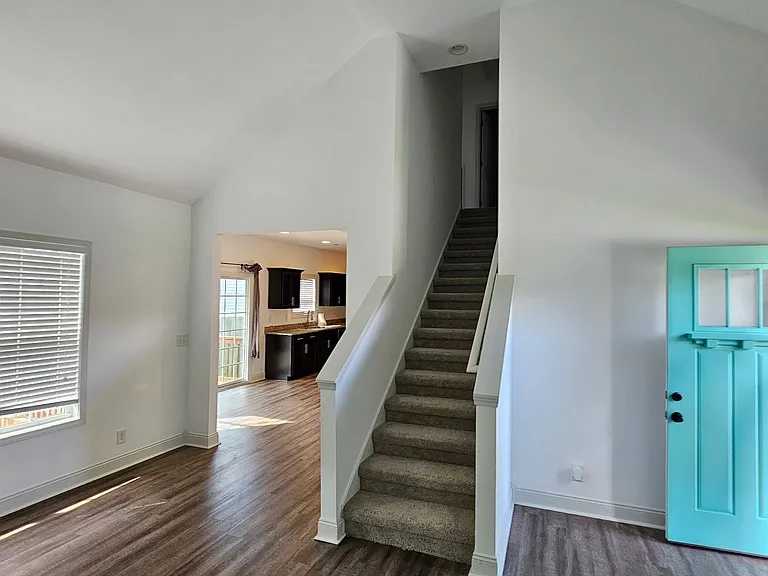 407 Preakness Cir — Photo 2