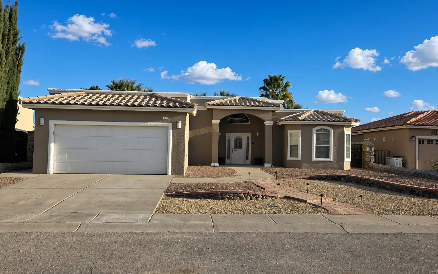 3 bed, 1829 sqft, $2,100 — Photo 1