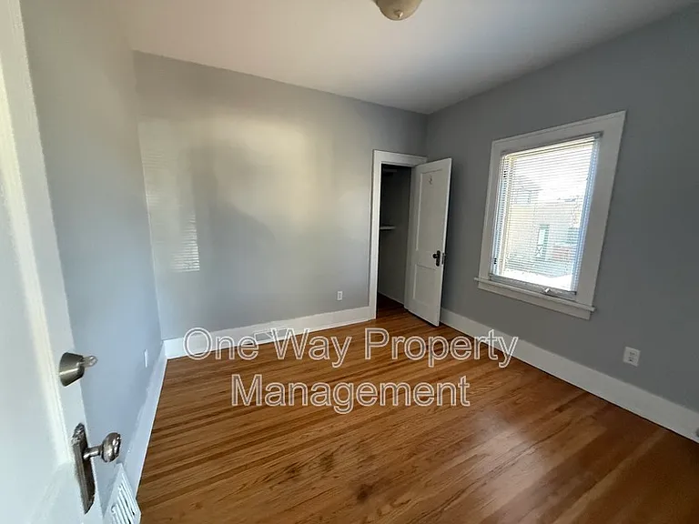 804 11th St #1 — Photo 6
