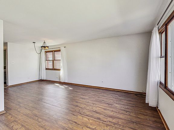 5th image of 5055 W Warwick Ave