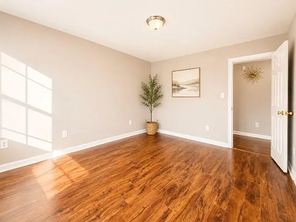 1831 Durwood Ln — Photo 9