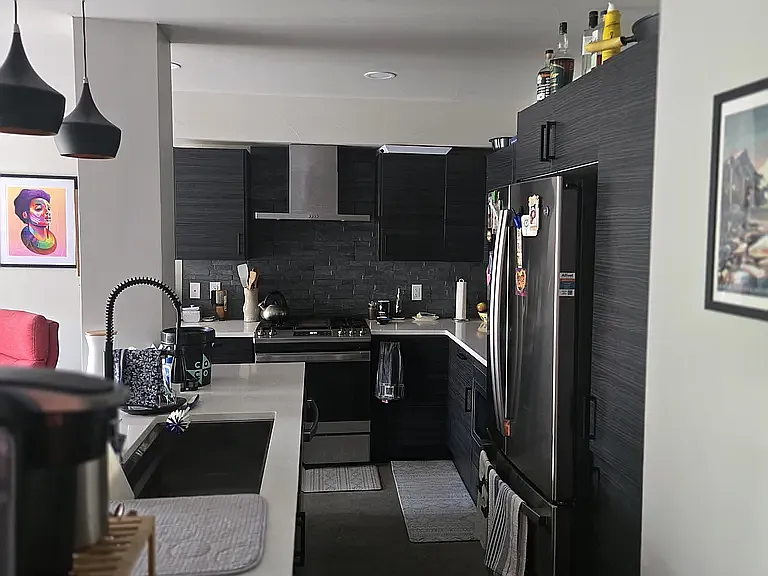 3 bed, 1649 sqft, $4,200 — Photo 4