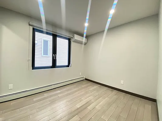 Rented by NY Space Finders Inc. | media 21