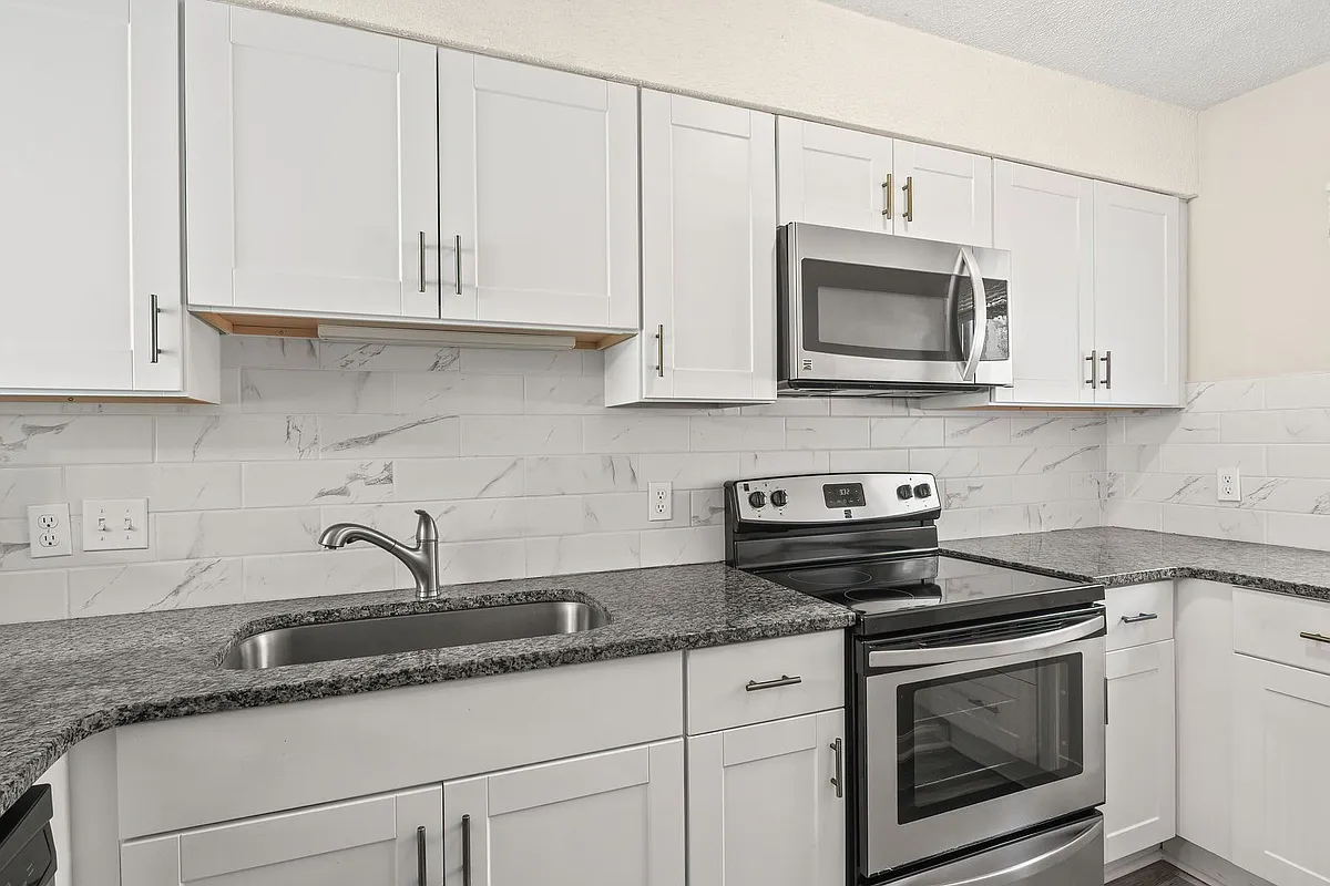 Building Photo - 1507 Clermont Rd #20