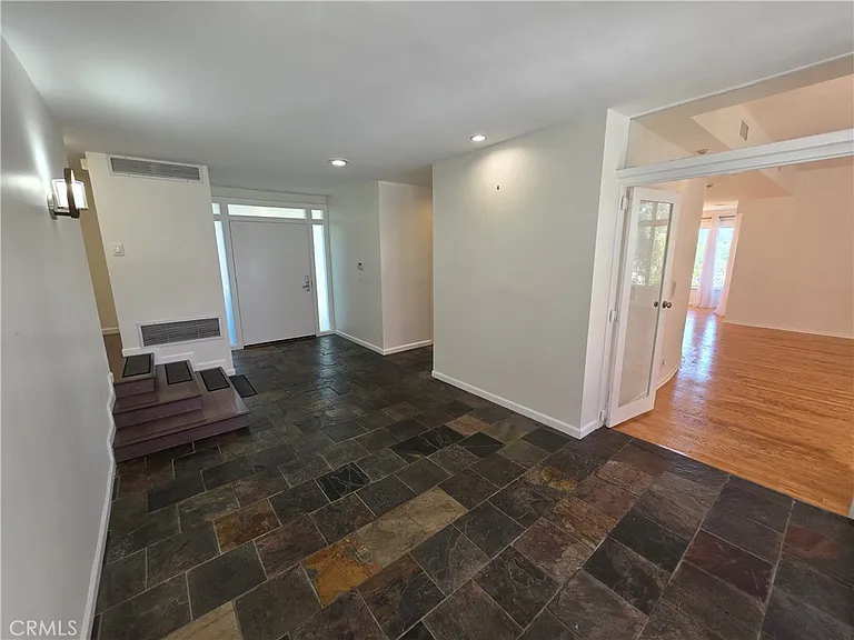310 S Thurston Ave — Photo 15