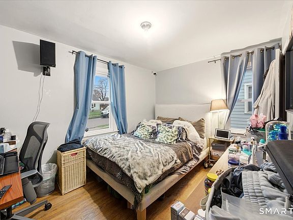 5th image of 646 Merritt Street
