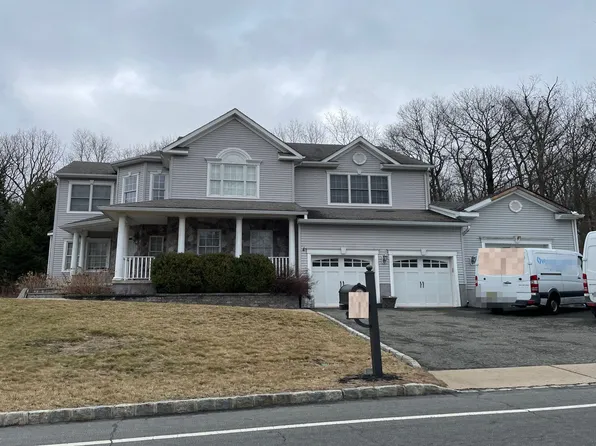 623 Skyline Dr, Lake Hopatcong, NJ 07849