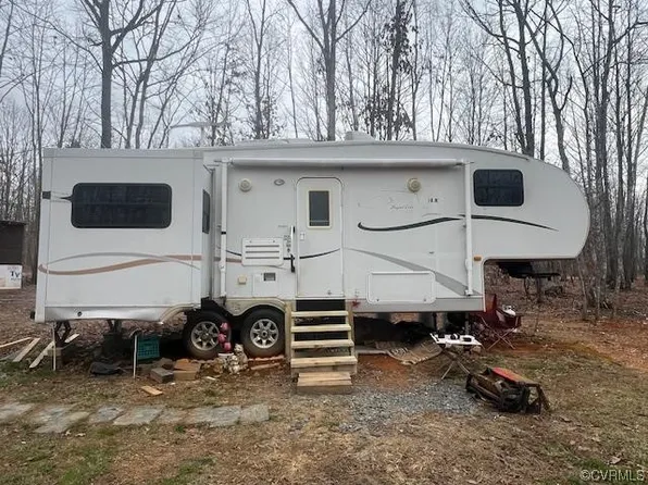 816 Ivy Rd, Scottsville, VA 24562