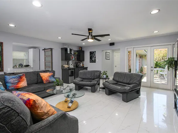 5634 Edith St, Houston, TX 77081