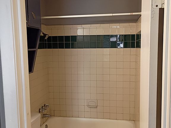 4th image of 1309 Janis Dr #A