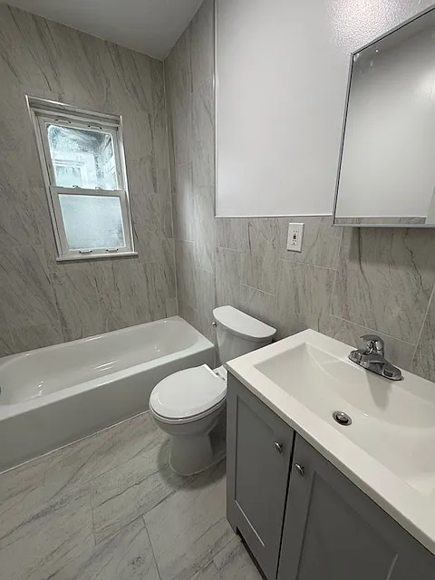 3 bed, 800 sqft, $3,400 — Photo 3