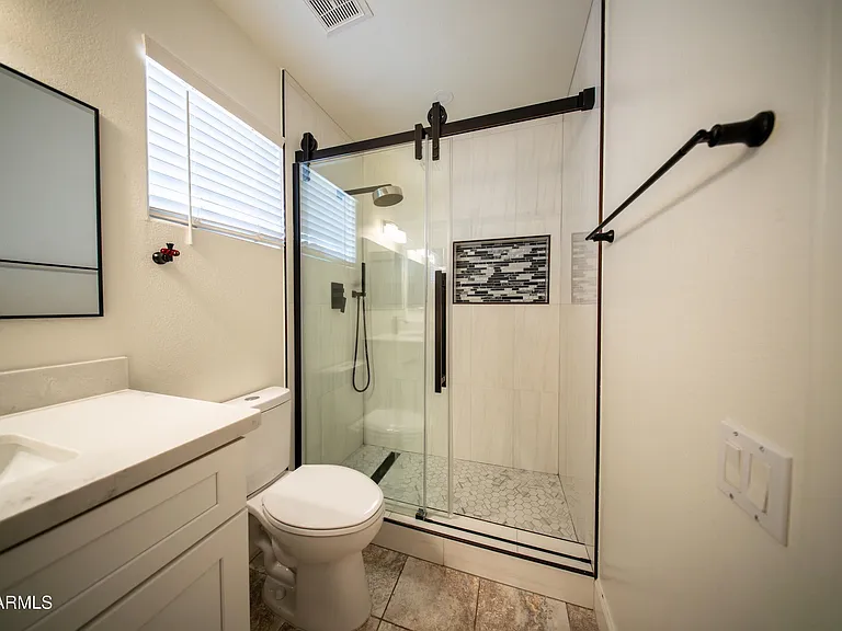 1118 S Surfside Dr — Photo 13