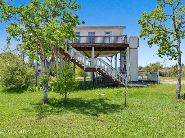 4180 Bayou Dr, Pearlington, MS 39572