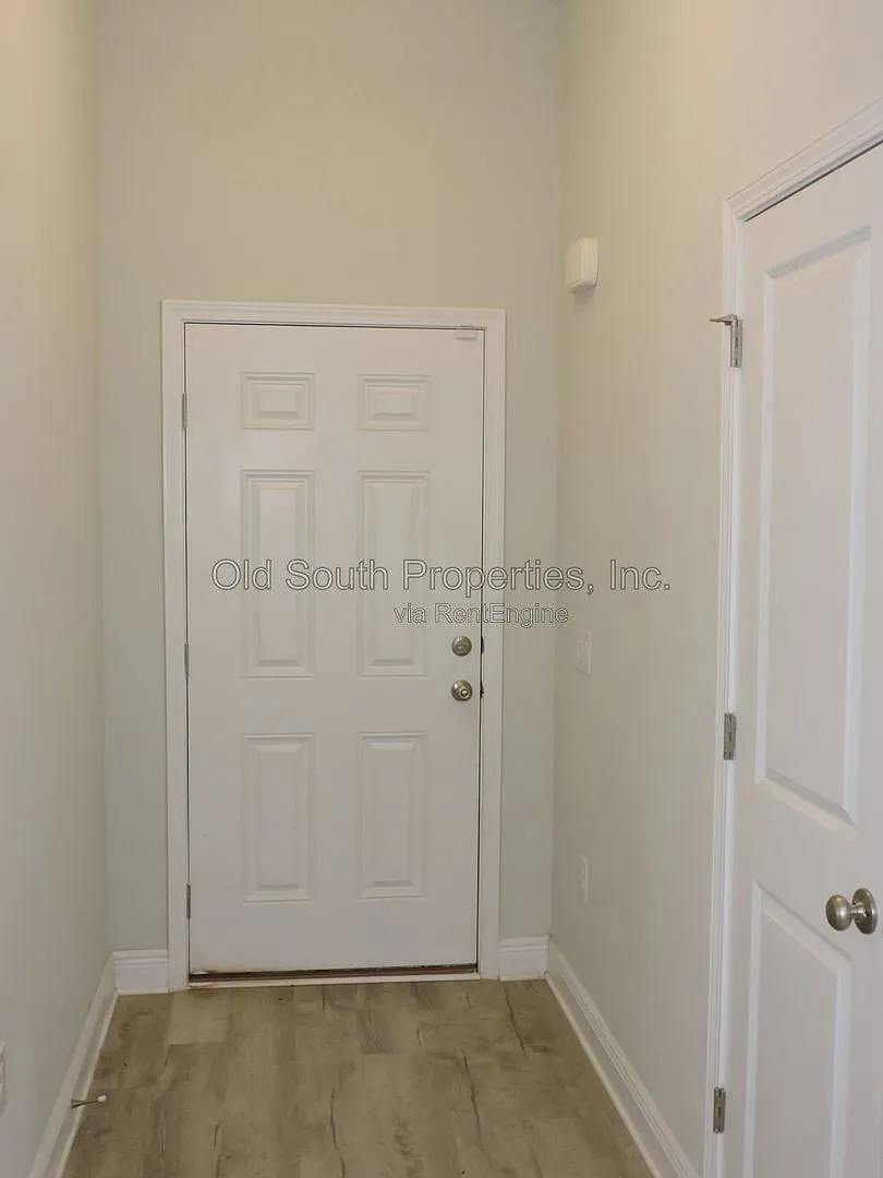 3 bed, 2.0 bath, 1519 sqft, $1,750 — Photo 2