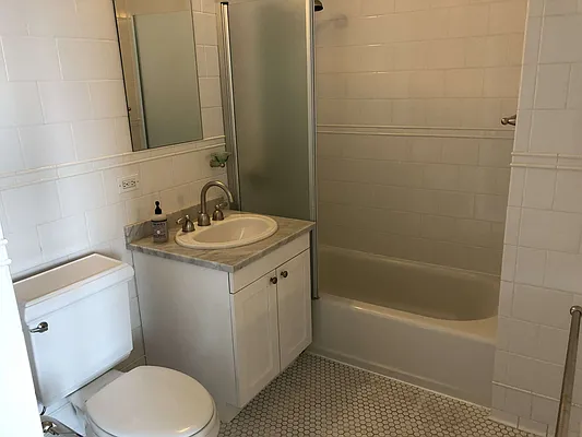 Rented by Chase Global Realty Corp | media 18