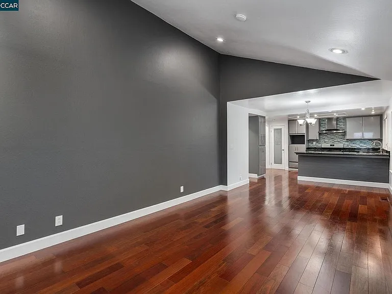 Duperu Dr — Photo 13