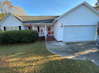 1033 Huntington Dr, Hartsville, SC 29550