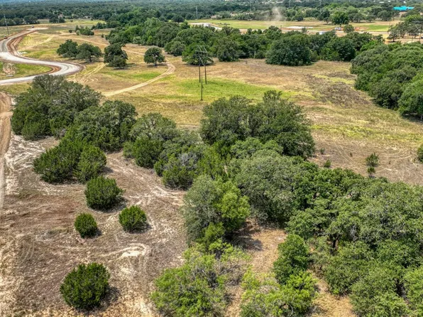 26 Leo Ln, Poolville, TX 76487