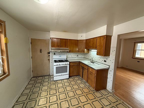 5th image of 6440 N Richmond St #2A