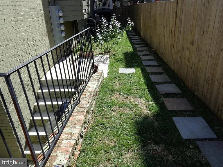 907 Webster St NW #1 — Photo 10