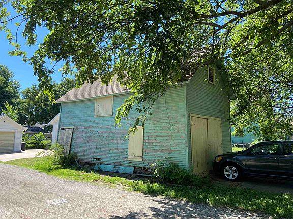 5th image of 202 E 12th Ave