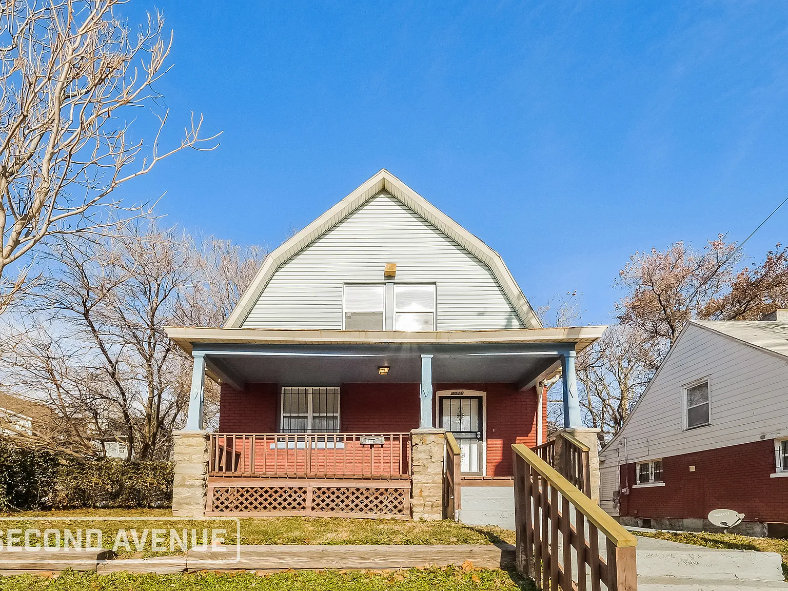 2 bed, 1.0 bath, 1484 sqft, $1,050 — Photo 1