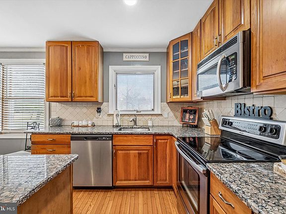 4th image of 3216 Hayes Rd