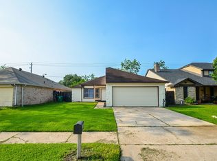 8231 Furlong Ln, Houston, TX 77071