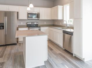 15140 Foxglove Ln, Grimes, IA 50111