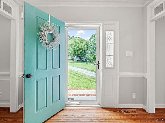 3rd image of 8064 Garden Creek Ct