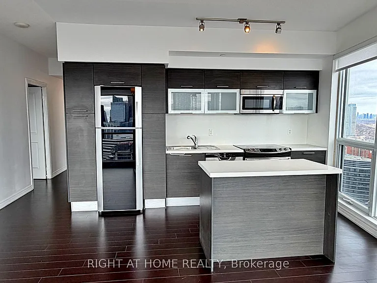 386 Yonge St #4207 — Photo 13